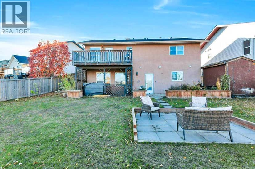 105 Pondside Crescent — photo 38 of 40