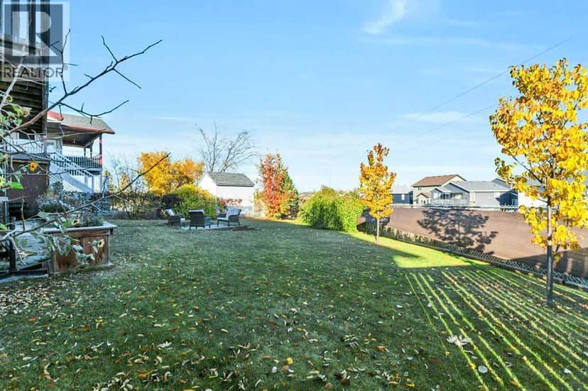 105 Pondside Crescent — photo 40 of 40