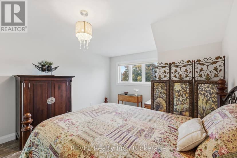 15 - 1126 Swan Street — photo 35 of 40