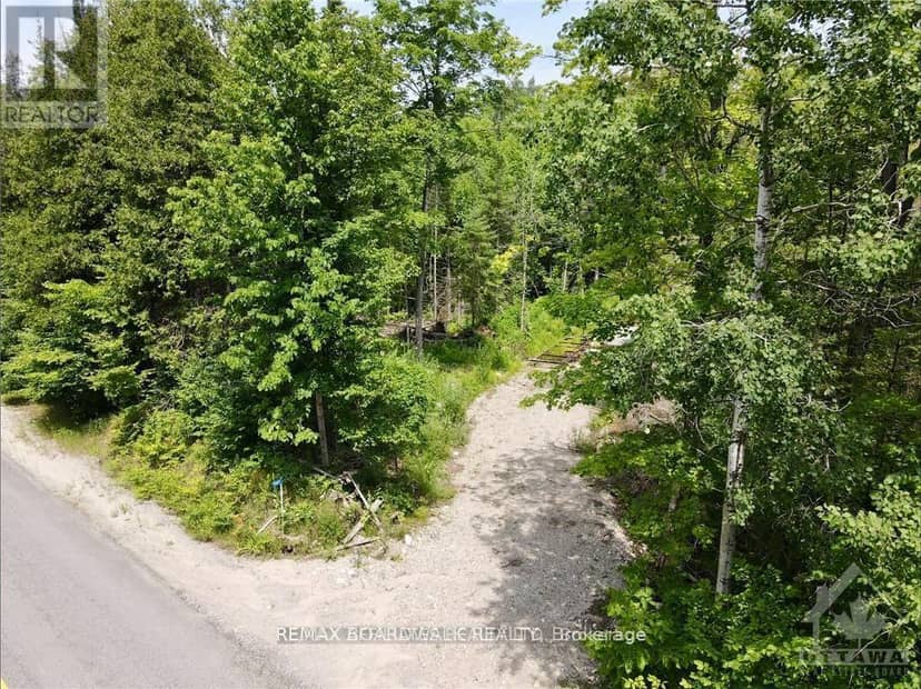 1385 Sheridan Rapids Road — photo 4 of 5
