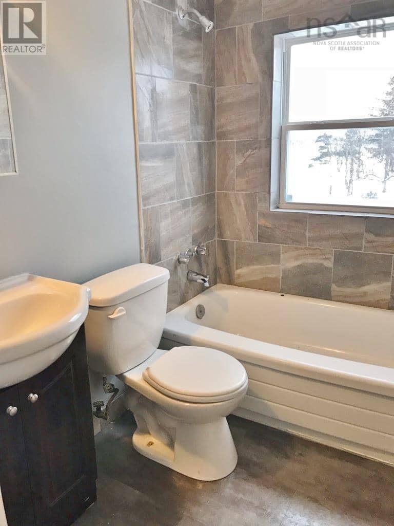 123 Water Street — photo 15 of 40