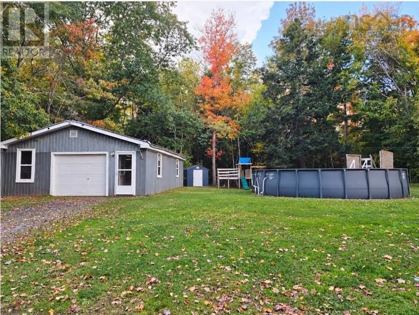 32 Maple Drive — photo 33 of 38