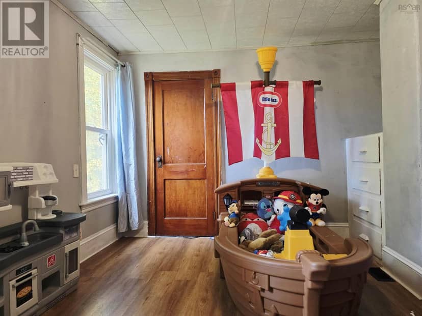 32 Maple Drive — photo 25 of 38