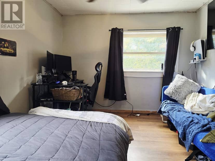 32 Maple Drive — photo 32 of 38
