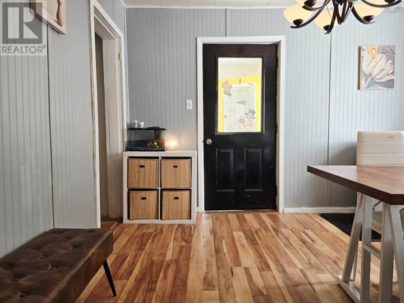 32 Maple Drive — photo 3 of 38