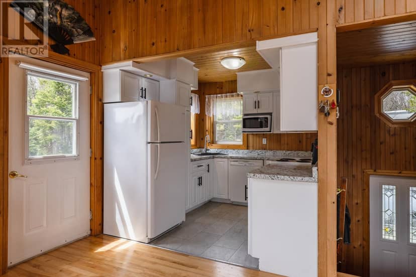 41 Lakeview Drive — photo 5 of 13