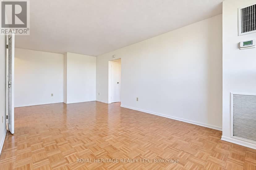 603 - 10 Edgecliff Golfway, Toronto, photo 6