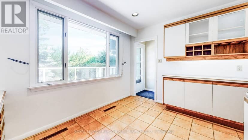24 Burleigh Heights Drive — photo 16 of 40