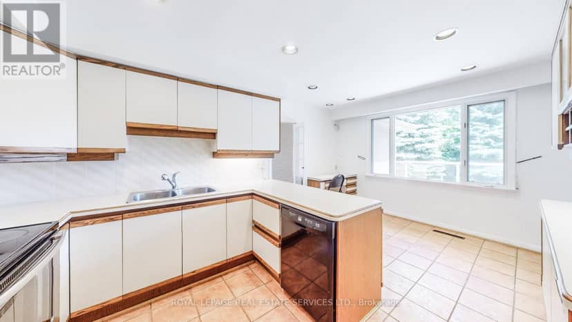 24 Burleigh Heights Drive — photo 21 of 40
