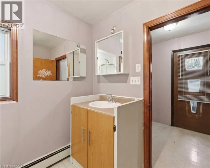 8404 CHIPPEWA Road — photo 34 of 40