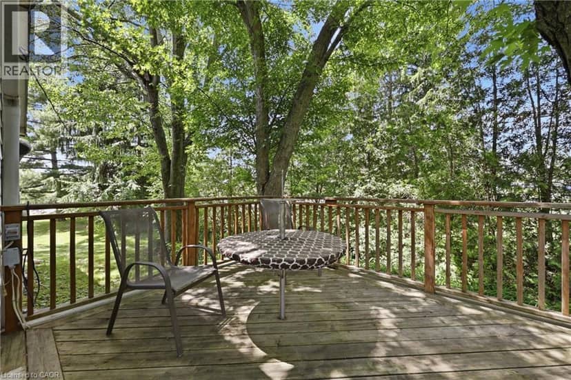 8404 CHIPPEWA Road — photo 36 of 40