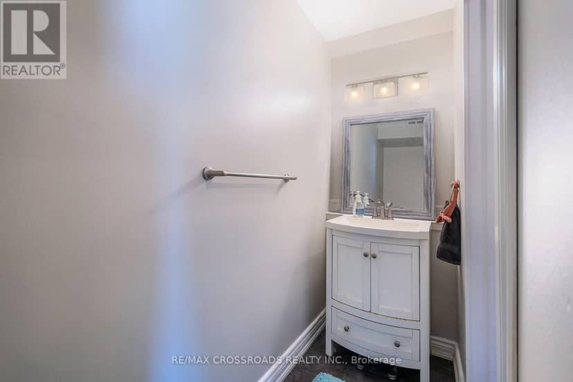 65 - 10 Rodda Boulevard — photo 14 of 36