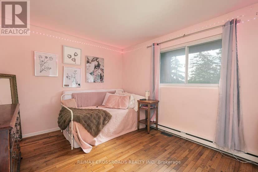 65 - 10 Rodda Boulevard — photo 20 of 36