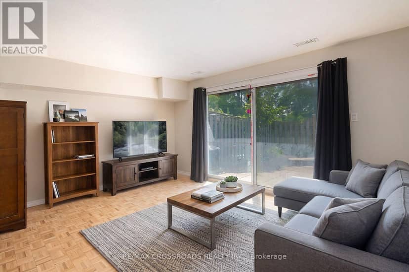 65 - 10 Rodda Boulevard — photo 24 of 36