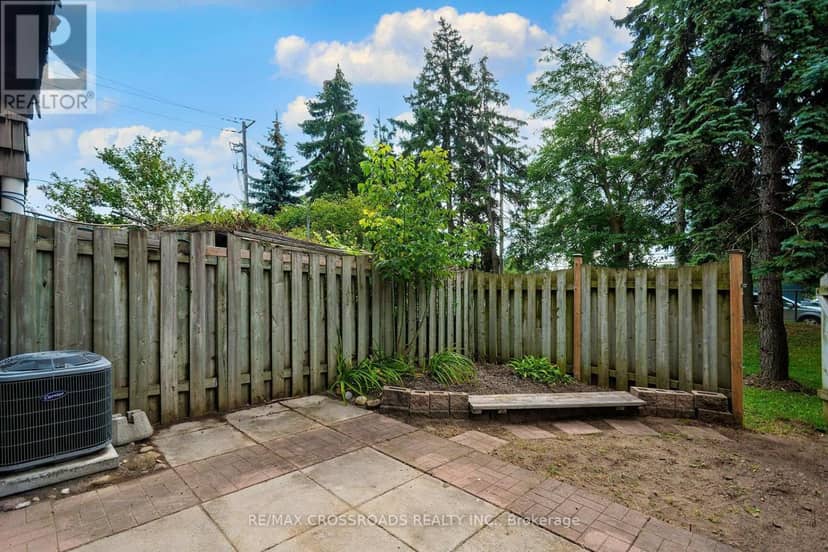65 - 10 Rodda Boulevard — photo 28 of 36