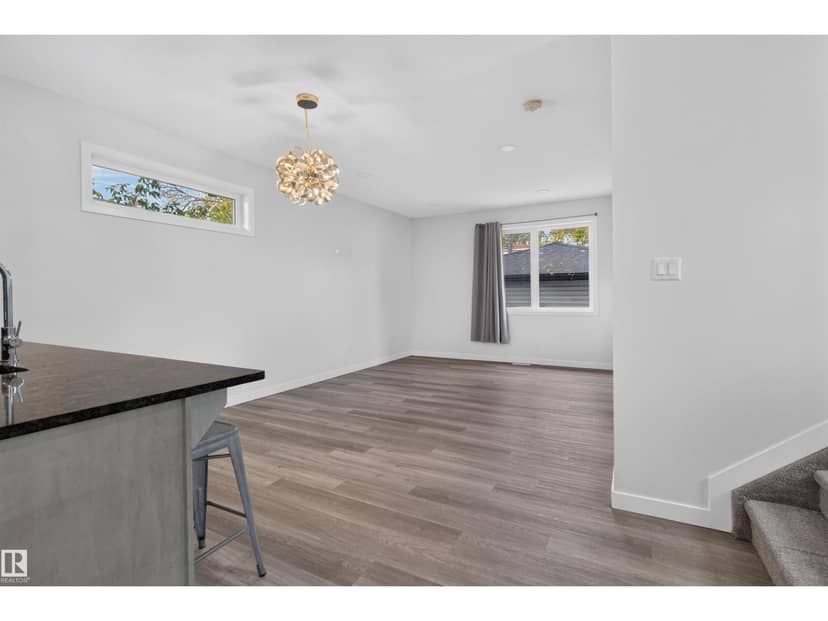 9314 107A AV NW, Edmonton, photo 4