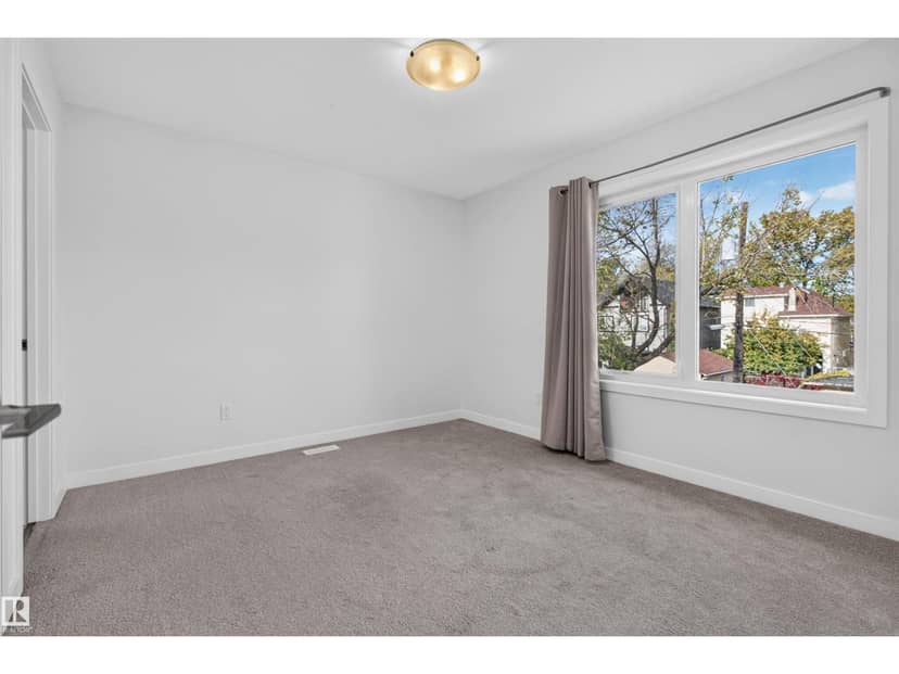 9314 107A AV NW — photo 10 of 33