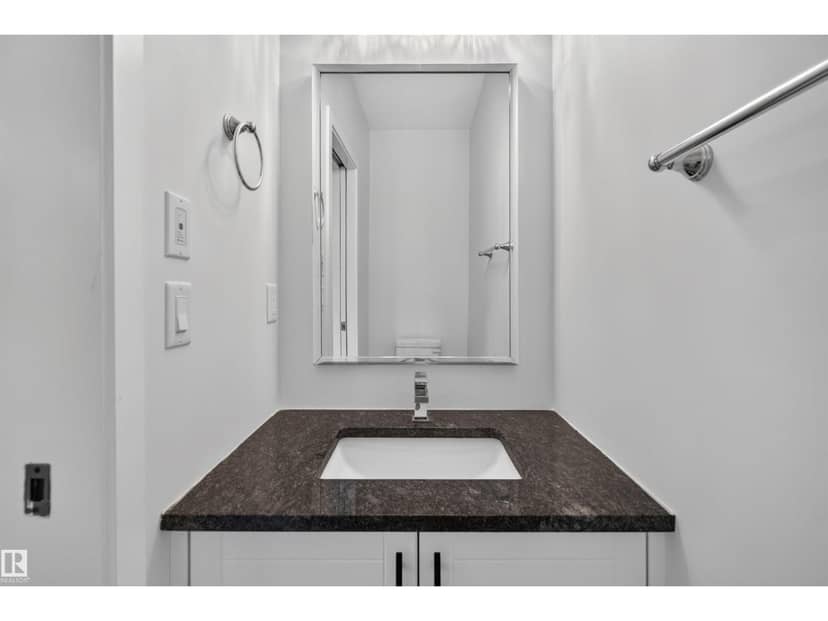 9314 107A AV NW, Edmonton, photo 8