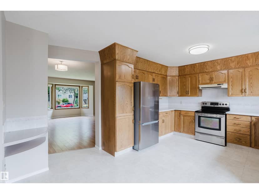 9220 92 ST NW — photo 9 of 40
