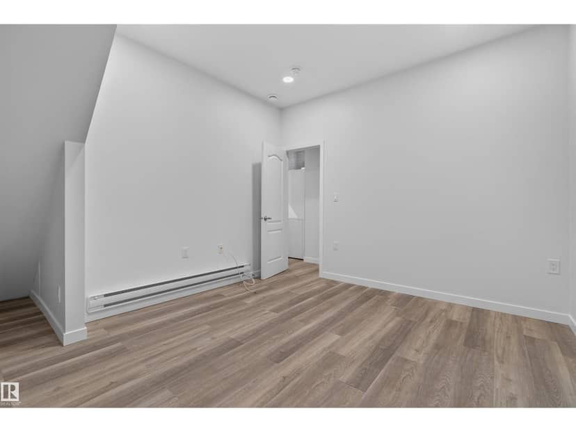 9314 107A AV NW — photo 25 of 33