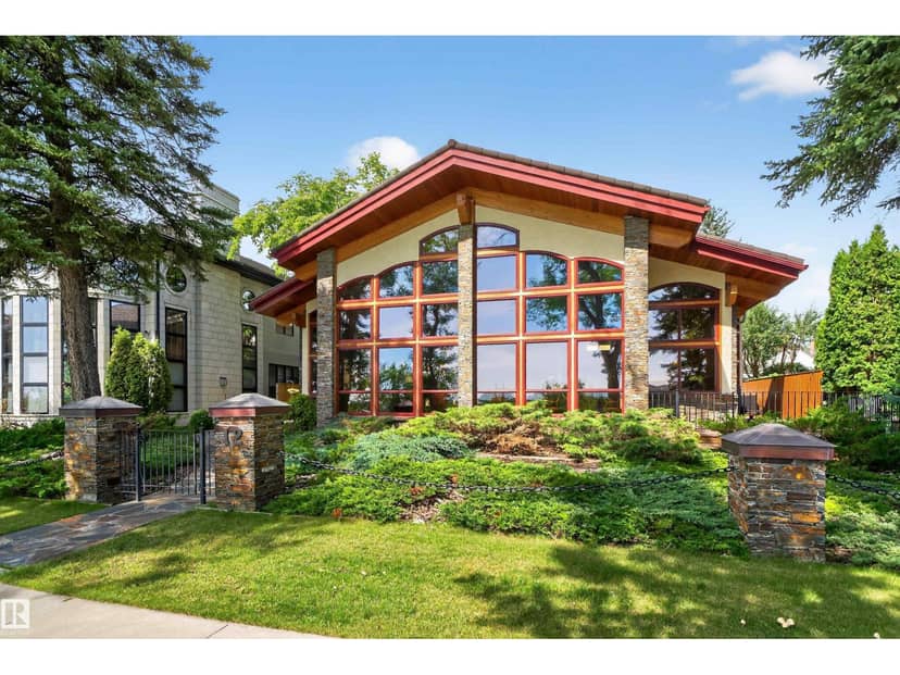 12 Wellington Cr NW, Edmonton, photo 3
