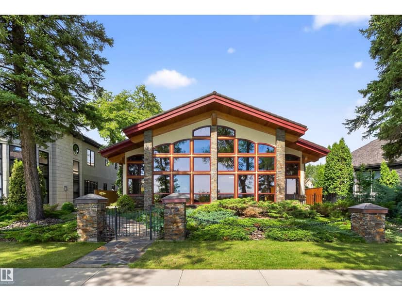 12 Wellington Cr NW, Edmonton, photo 2