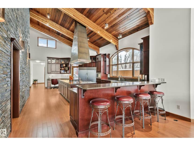 12 Wellington Cr NW — photo 26 of 40