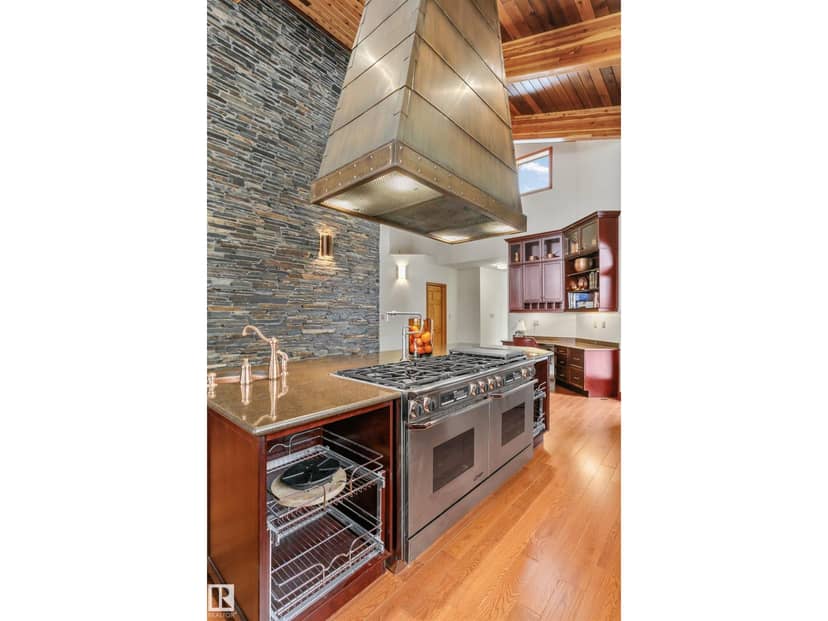 12 Wellington Cr NW — photo 38 of 40