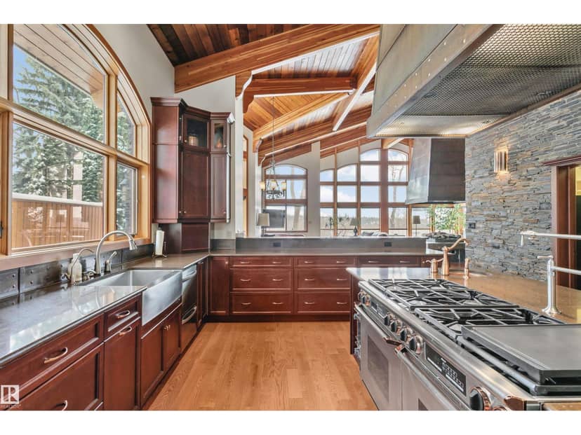 12 Wellington Cr NW — photo 34 of 40