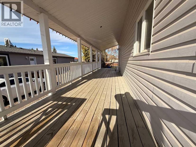4832 51 Avenue, Irma, photo 2