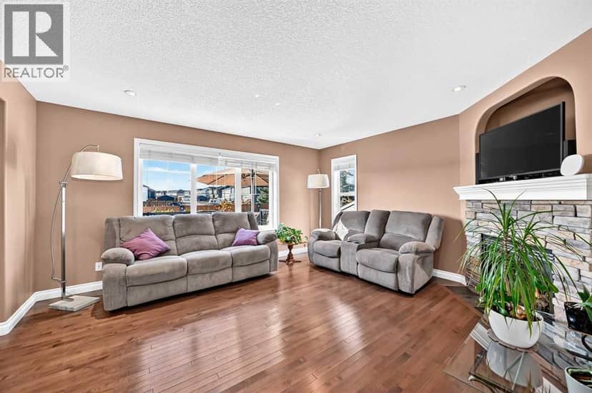 148 SPRINGMERE Grove — photo 10 of 40