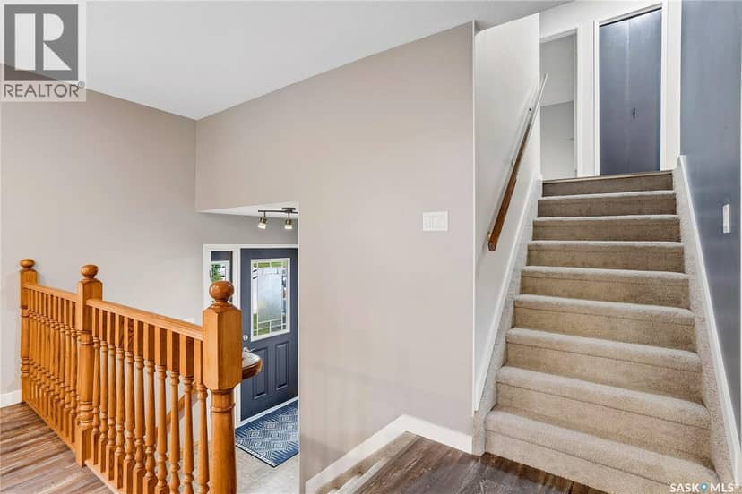 15 Harvard CRESCENT — photo 9 of 40