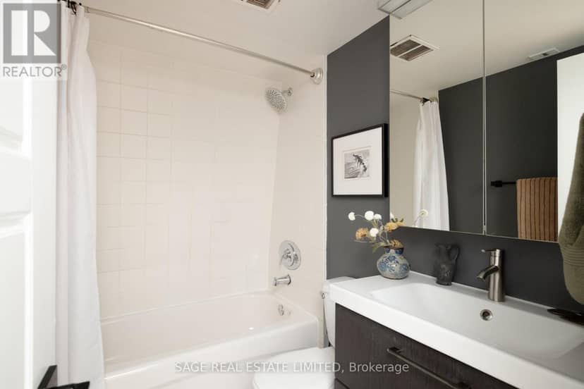 3303 - 33 Sudbury Street — photo 16 of 25