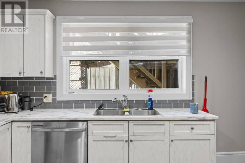 240 Sydney Street — photo 11 of 39