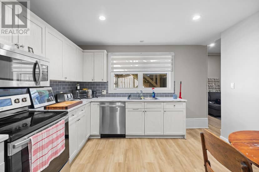 240 Sydney Street — photo 12 of 39