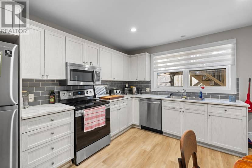 240 Sydney Street — photo 13 of 39