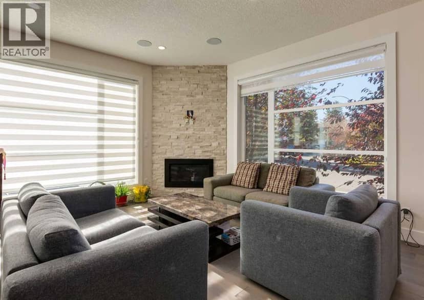2790 19 Avenue SW, Calgary, photo 3