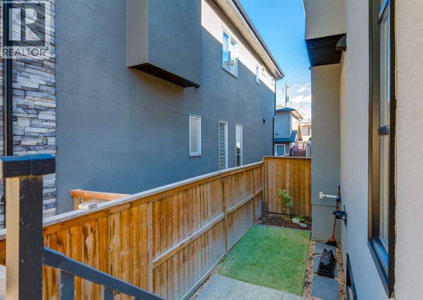 2790 19 Avenue SW — photo 35 of 40