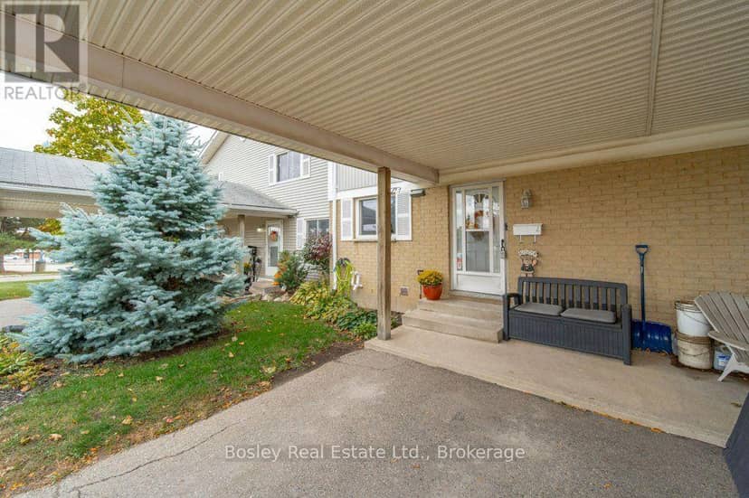 Unit 28 - 255 Northlake Drive, Waterloo, photo 2