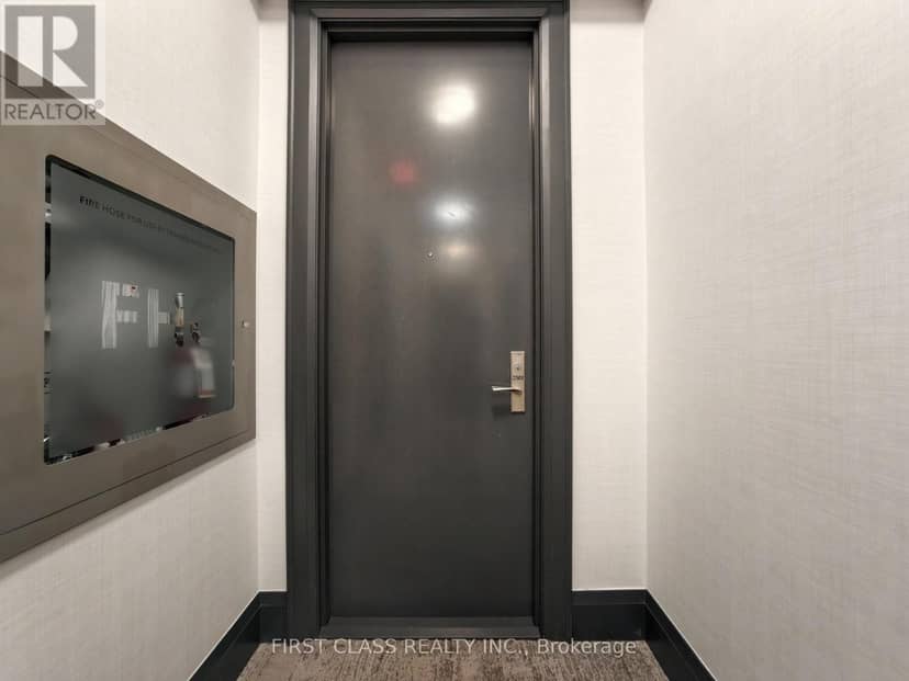 2501 - 21 Balmuto Street, Toronto, photo 4