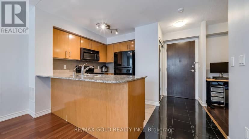 1808 - 16 Yonge Street — photo 15 of 35