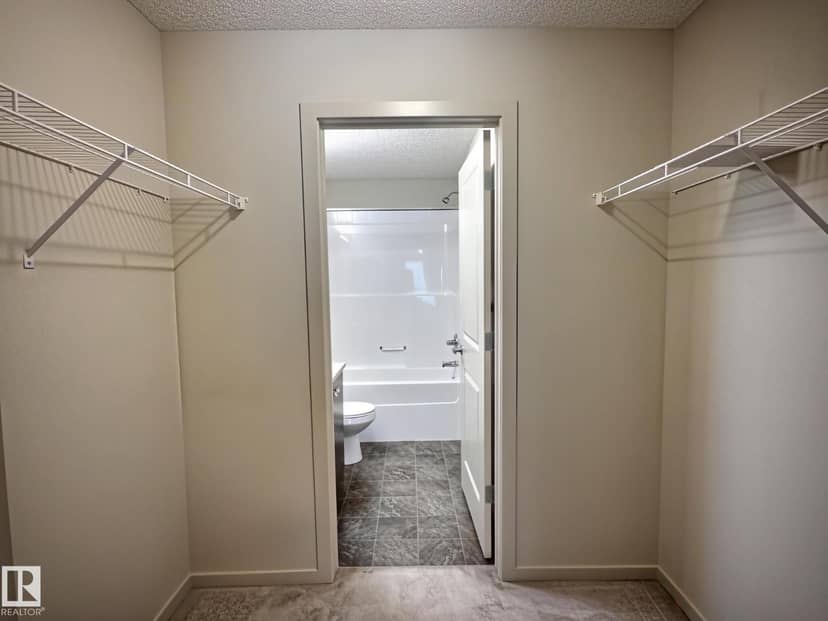 #106 508 Albany WY NW — photo 10 of 15