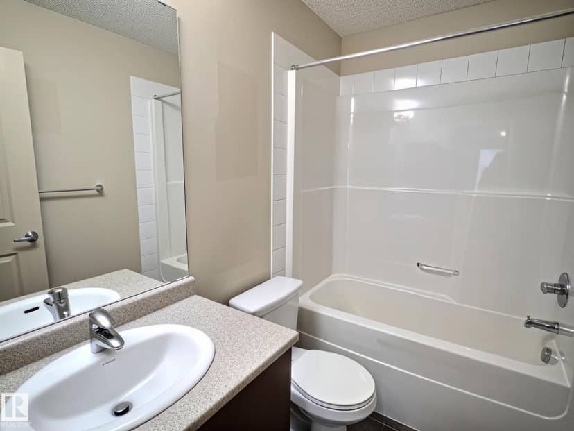 #106 508 Albany WY NW — photo 14 of 15