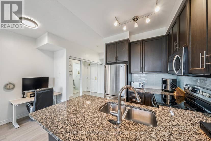 902 - 9245 Jane Street, Vaughan, photo 3