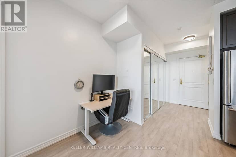 902 - 9245 Jane Street, Vaughan, photo 6