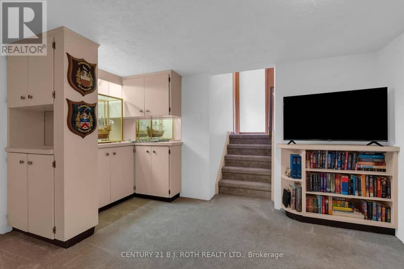 254 Grove Street E — photo 24 of 40
