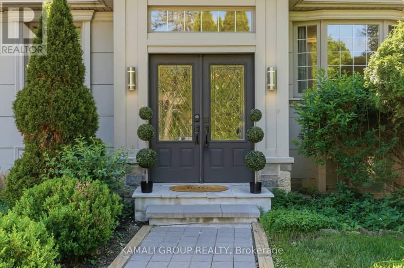 61 Lawnwood Court, Richmond Hill, photo 3