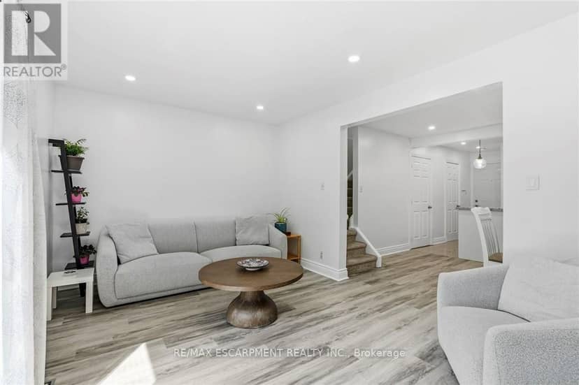 16 - 1420 Garth Street — photo 12 of 39
