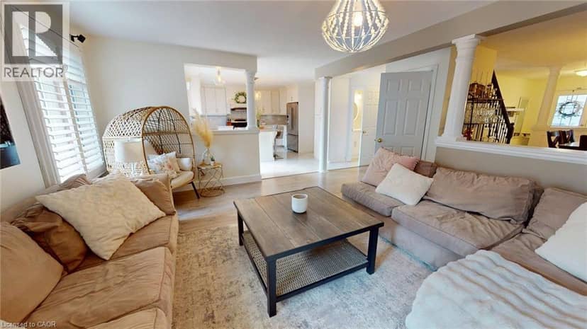 723 MUNICH Circle, Waterloo, photo 6