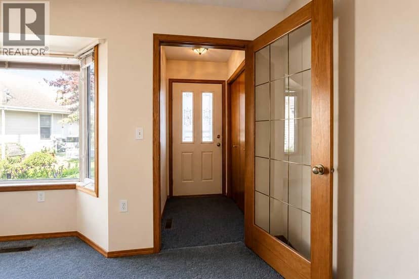 28 Dale Close, Red Deer, photo 7